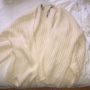 LAST CALL! Chunky off white H&M cardigan